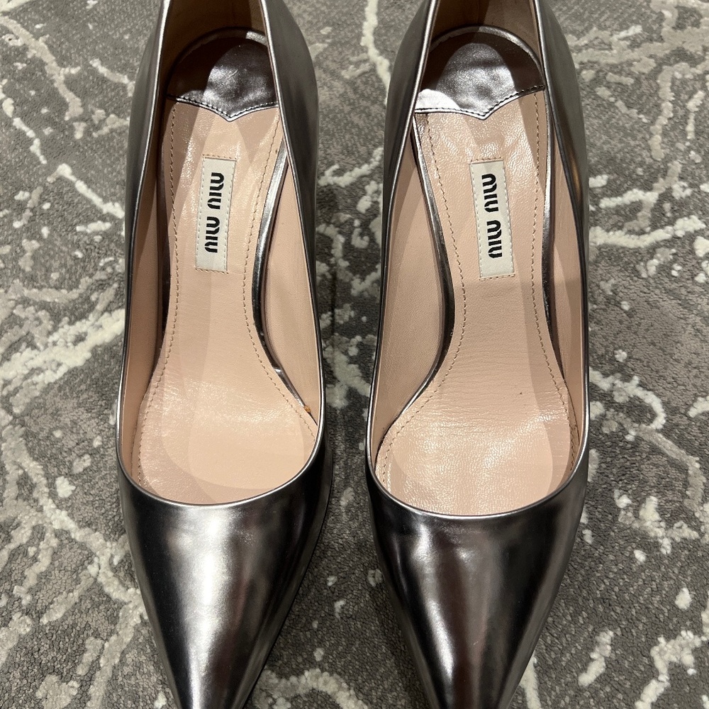 Miu Miu Metallic Silver pointed toe pumps